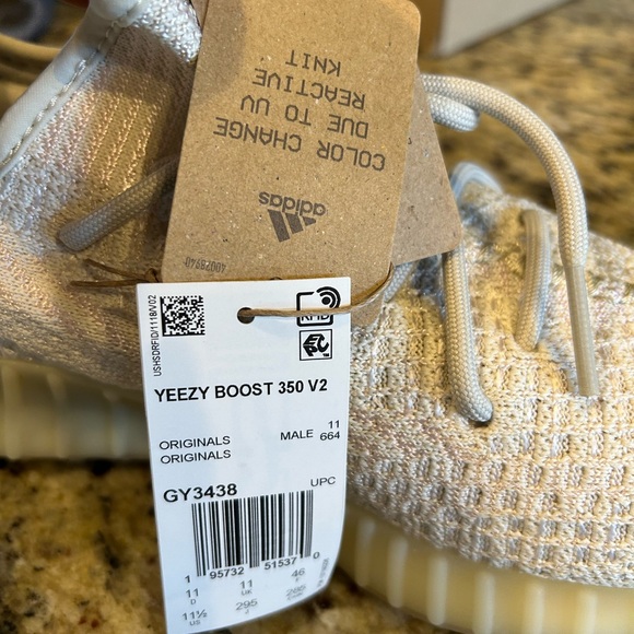 NWT Color Change Yeezy Boost 350 V2 “Light” Color Changing Shoes - Picture 4 of 16